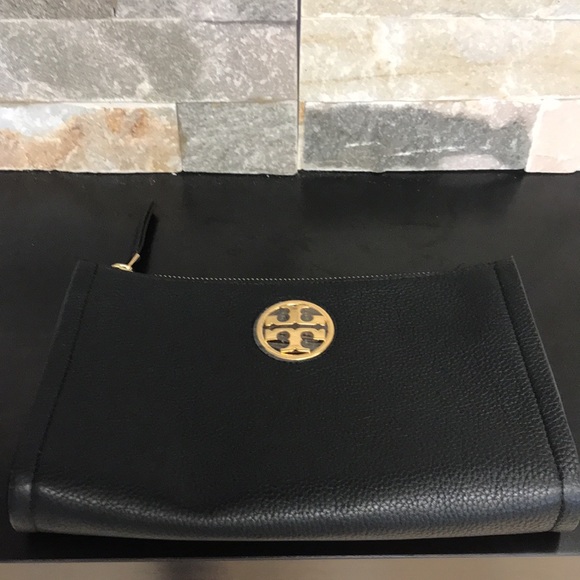 Tory Burch Bags Tory Burch Carson Zip Top Crossbody Bag Poshmark
